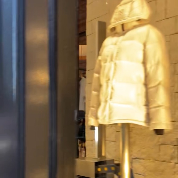 NYC Aritzia - Picture 12 of 13